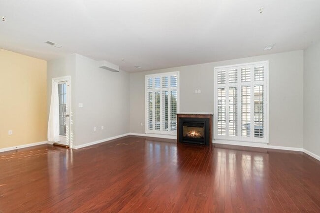 Photo - 3029 H Meridian Commons