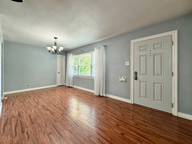 Photo - 2315 Hill Ave