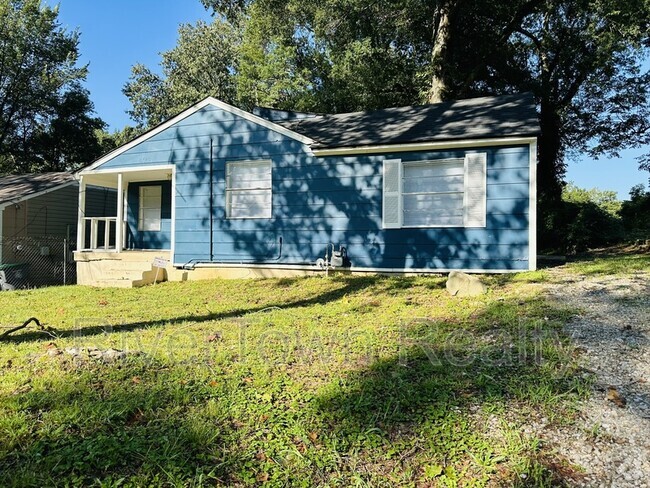 Building Photo - 2725 Beechmont St Rental