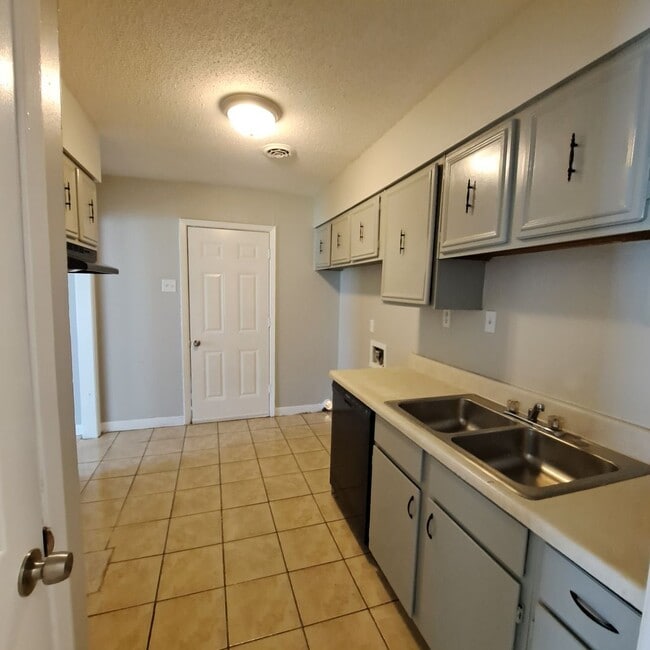 Photo - 3387 Barbwood Dr