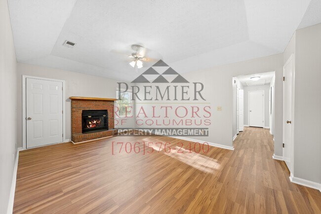 Photo - 6634 Hensley Dr