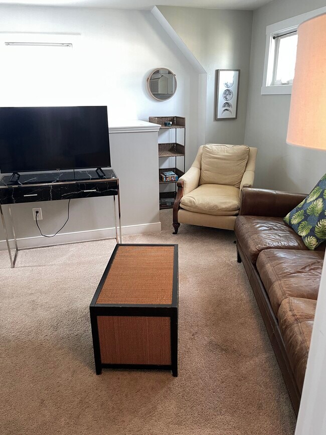 105 Georgianna Aly Unit 1 BR 1bath 1500 total
