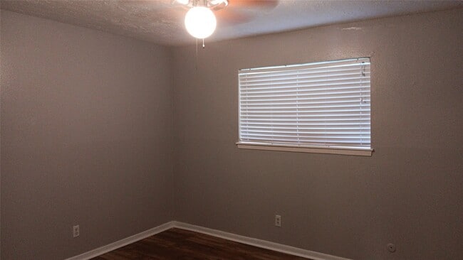 Building Photo - 7107 Briarfield Dr Rental