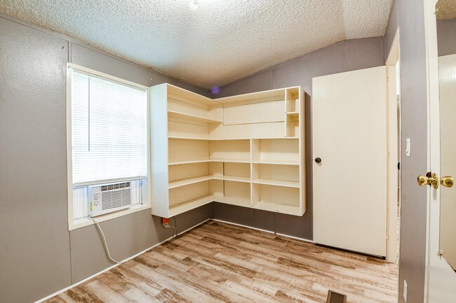 Building Photo - 21326 Big Tree Dr