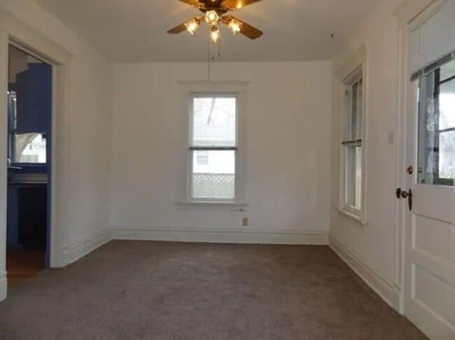 Photo - 320 N Dodge St