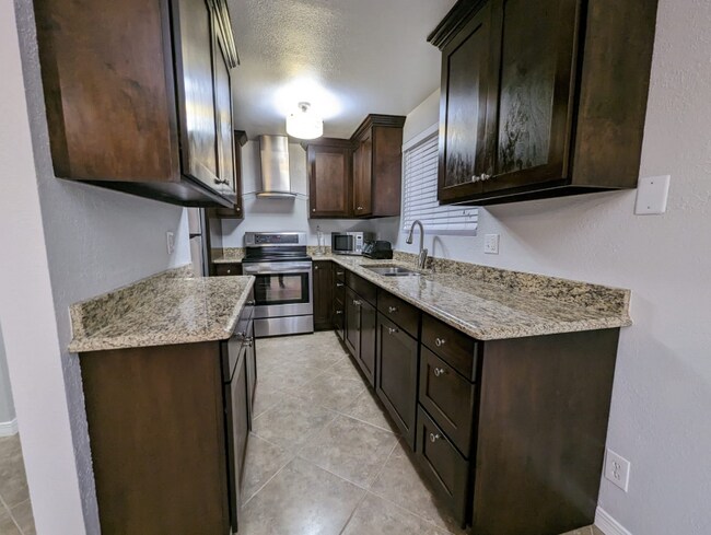 Photo - 1644 Lomaland Dr Unidad 109