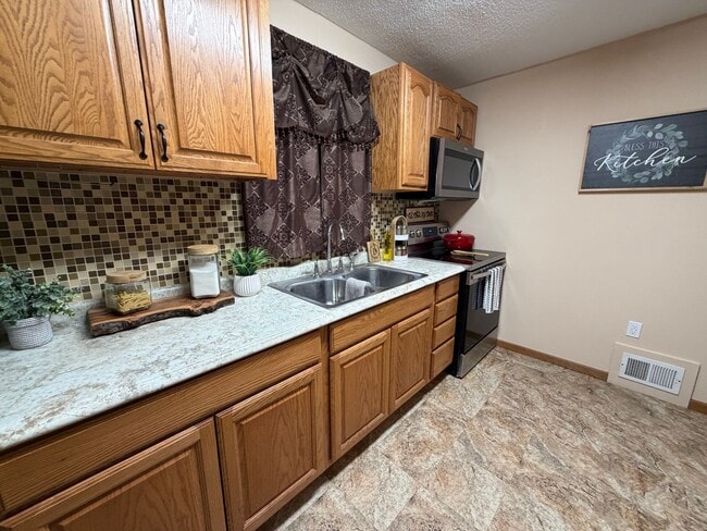Photo - 3 bed, 1 bath home in Evansdale.