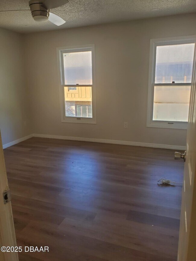 Photo - 814 N Halifax Ave