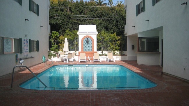 Piscina - 521 Montana Ave Unidad 109