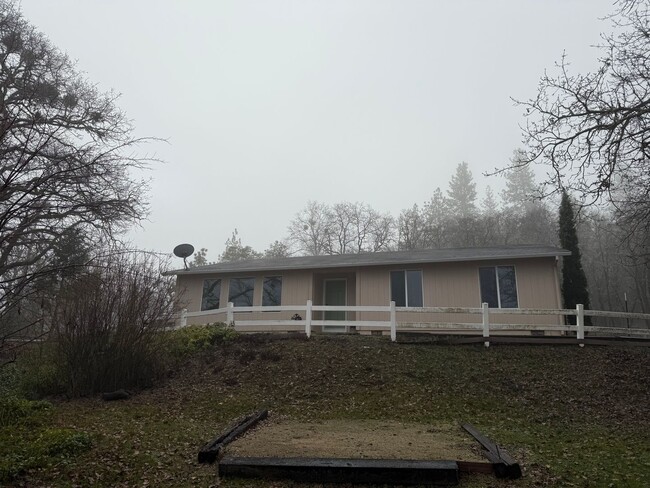 Rural House in the outskirts of Eagle Point - Rural House in the outskirts of Eagle Point