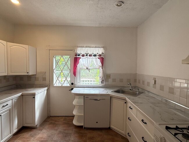 Photo - 783 Montgomery St