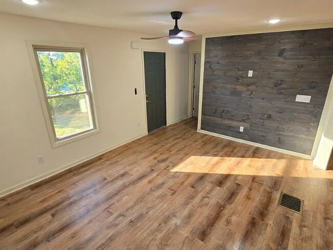 Photo - 1100 S Ann St