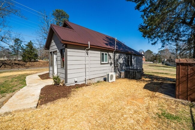 Photo - Freshly Updated & Full of Style – Don't Miss This Adamsville Gem!