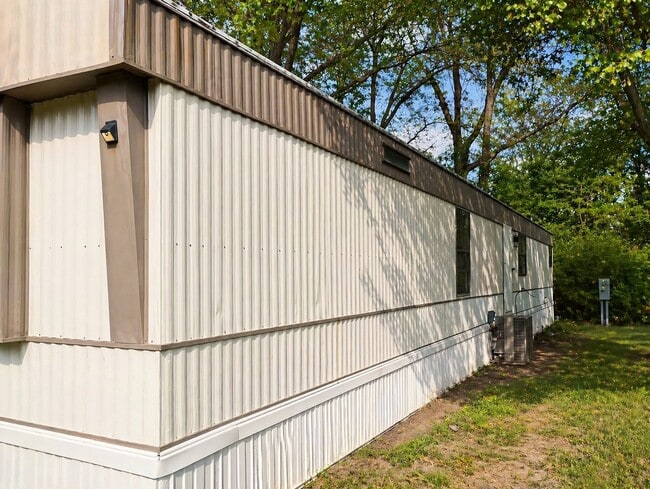 Photo - 27 Deerwood Park