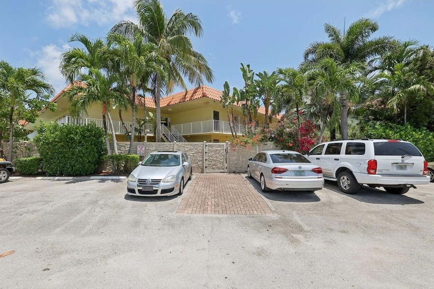 Photo - 1125 NE 16th Pl