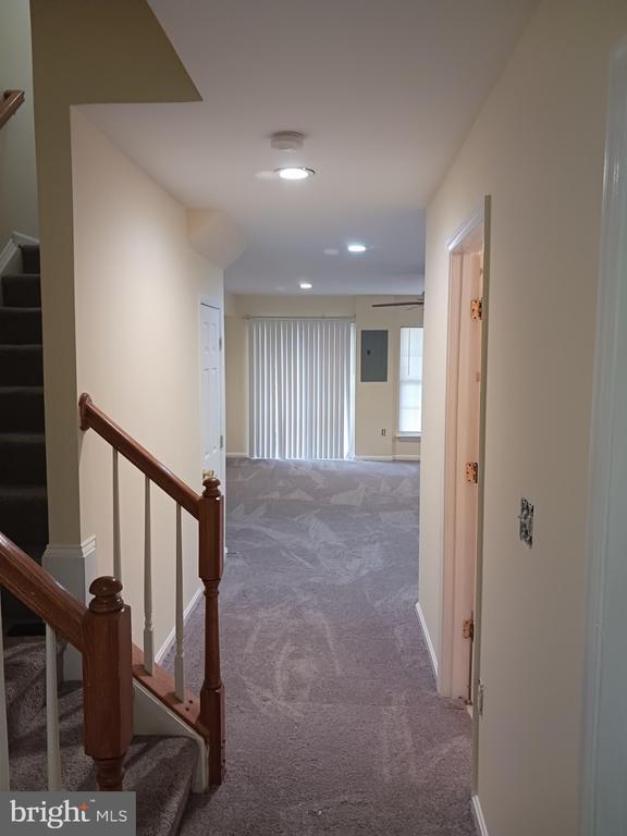 Photo - 205 Hillside Ct