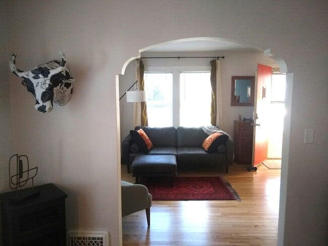 Photo - 2035 E Dayton St Unidad #1