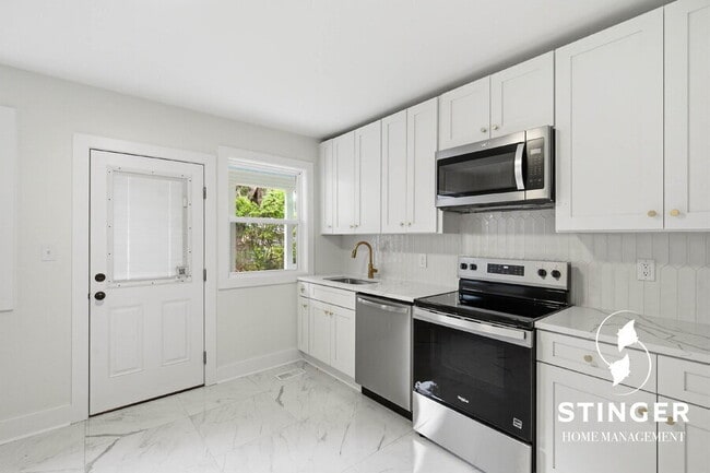 Building Photo - 928 9th St Unit 926