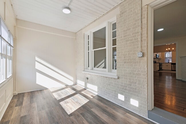 Photo - 5541 Hadfield St