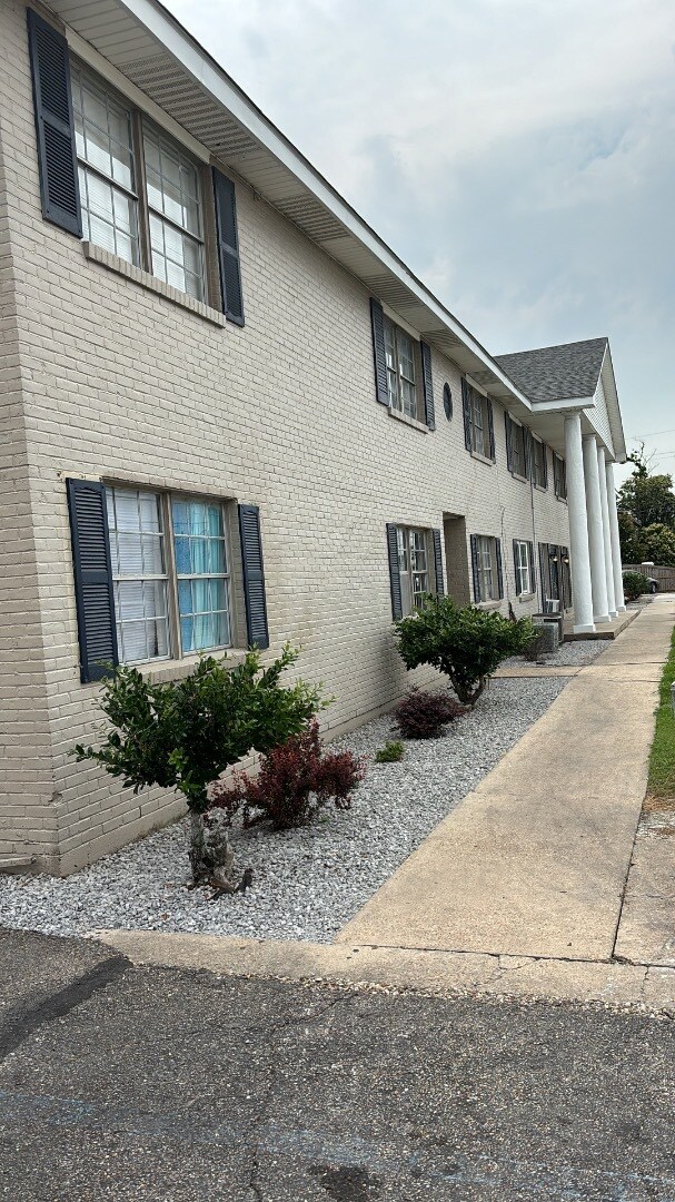 Sanford Apartments