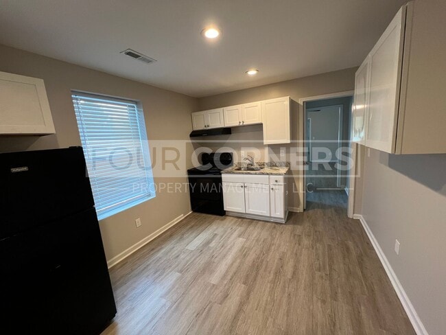 Photo - Beautiful 1 Bedroom 1 Bath Apartment Unit F