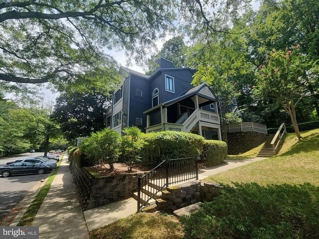 Building Photo - 936 Windbrooke Dr Unit 13 Rental