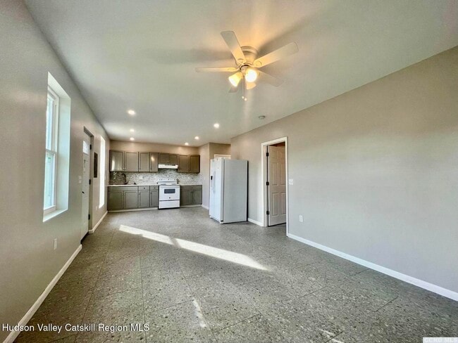 Photo - 555 Green Lake Rd