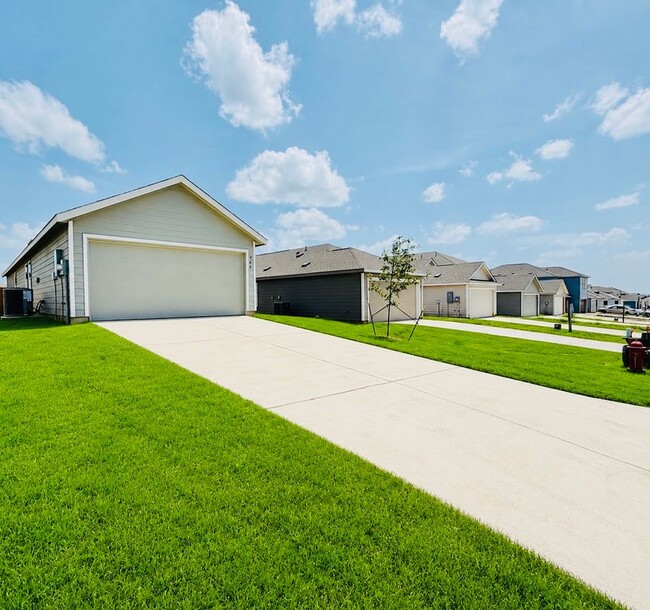 Photo - 449 Jones Bch Ln