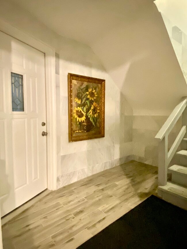 Photo - 1721 W Bryn Mawr Ave