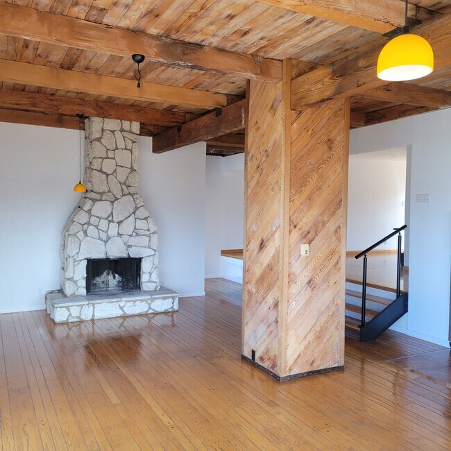 Photo - 256 Curtis St Apartments Unit 256B