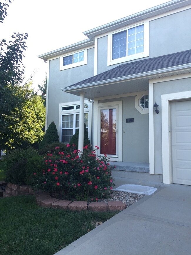 Photo - {7301} Quiet Cul-de-sac + Three Car Garage + Updated Kitchen + Finished Basement + Bedroom Level ...