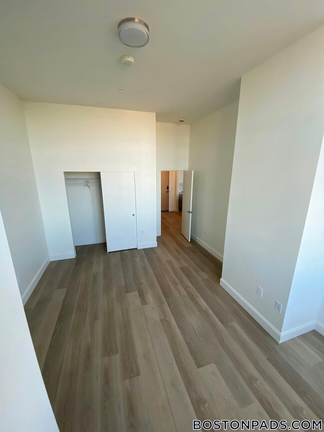 Building Photo - 1079 Commonwealth Ave