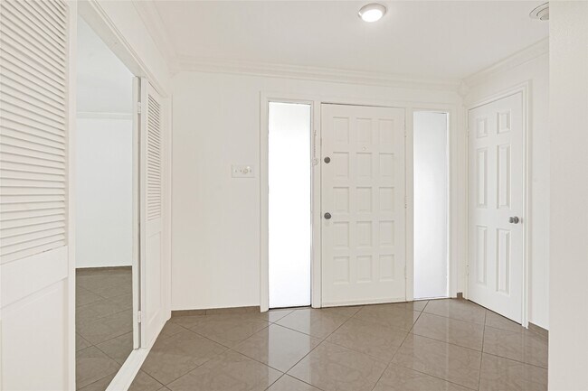 Photo - 8802 Tanager St