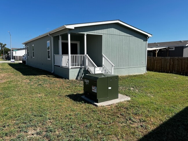 Photo - 100 Biloxi Ct