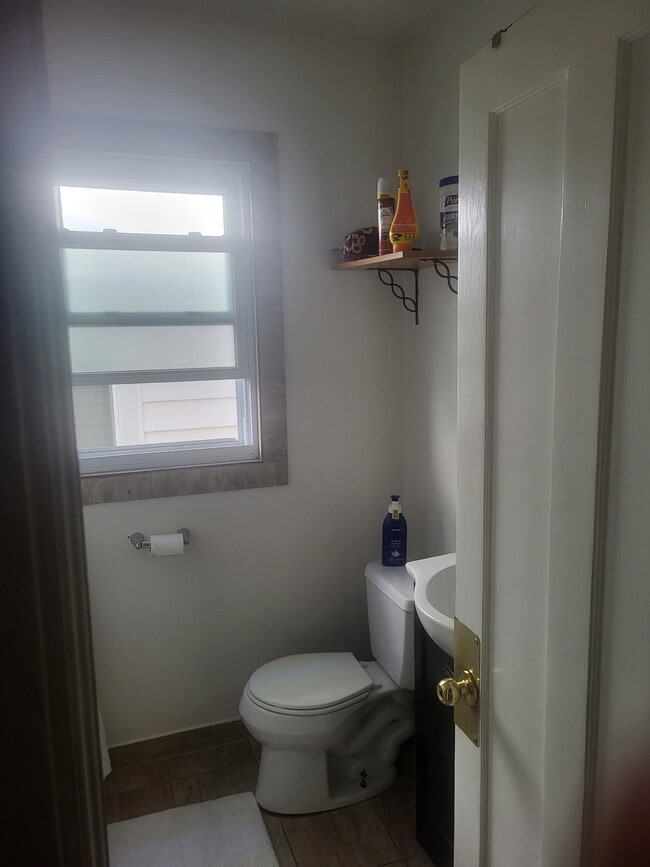 Building Photo - 5621 N Kedvale Ave Unit 1 Rental