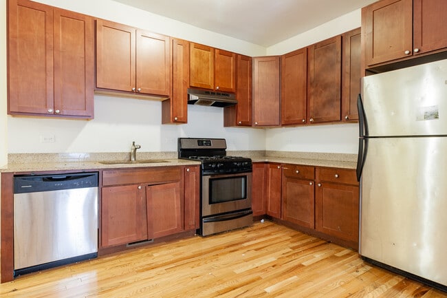 Building Photo - 3814 N Sheffield Ave Unit 1