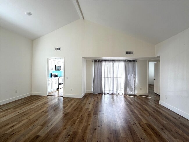 Photo - 9809 Richmond Ave Unidad 5