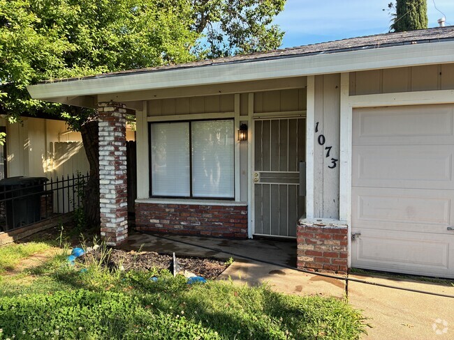 Building Photo - 1073 Clinton Rd Rental