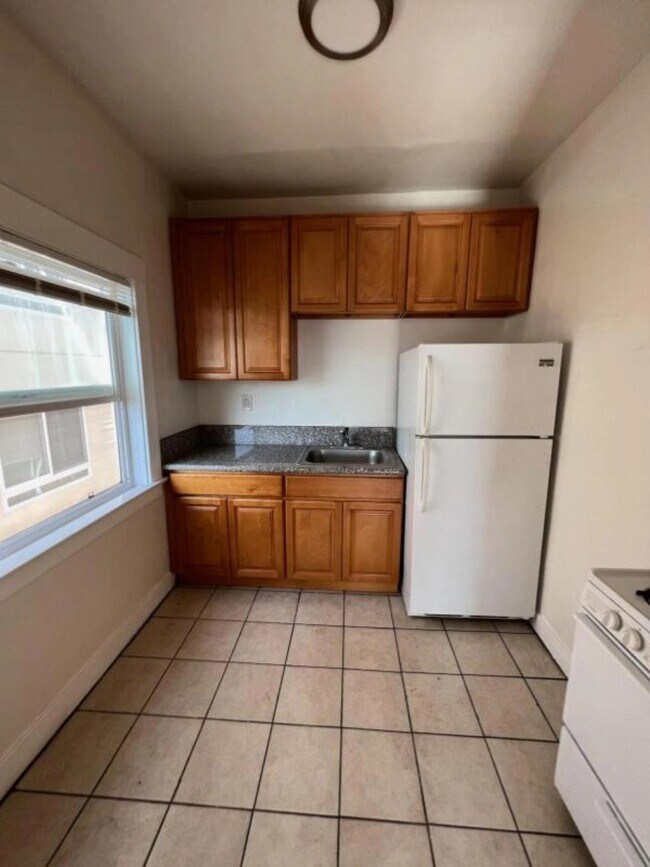 Photo - 984 S. Oxford Avenue,