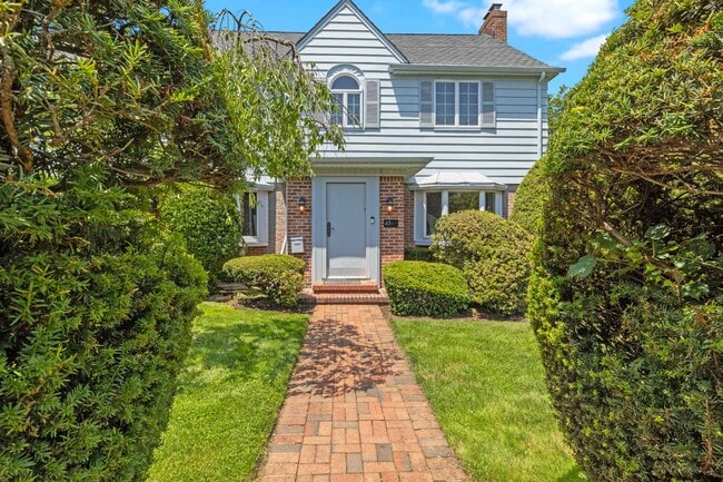 Photo - 41 Allenwood Rd