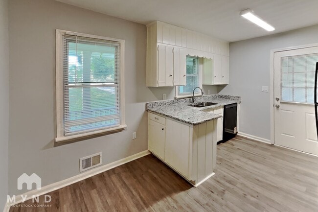 Photo - 355 Kemolay Rd SW