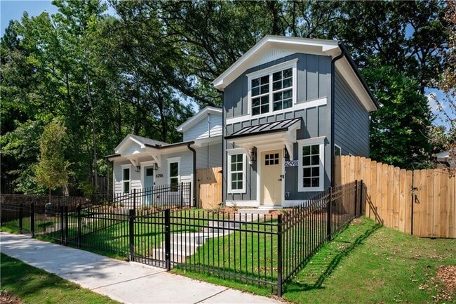 Photo - 629 Stokeswood Ave SE