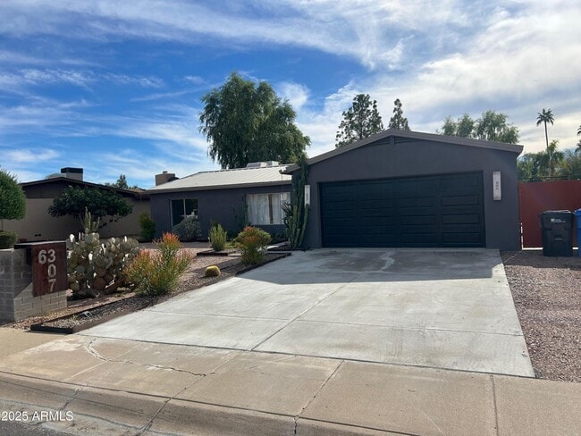 Building Photo - 6307 E Gelding Dr