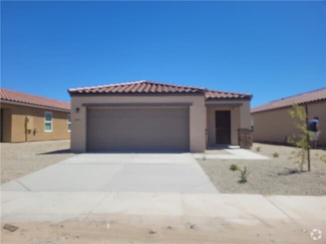 Building Photo - 2371 Tapatio Dr Rental