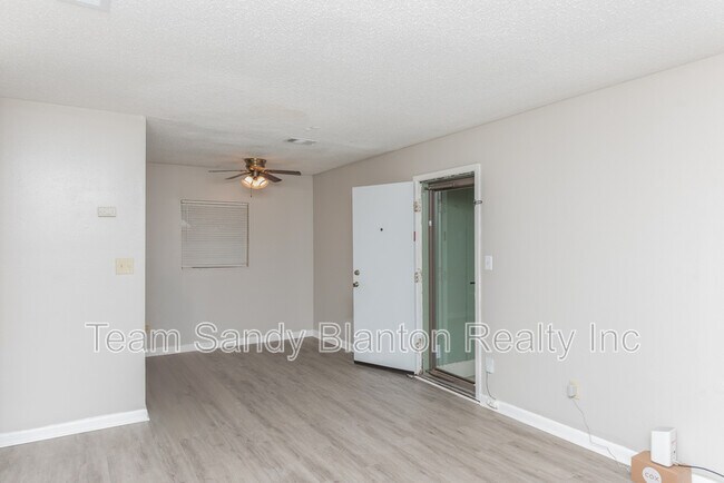 Photo - 6404 Dunbar Rd