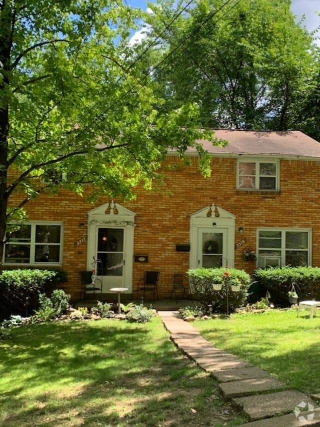 Apartments for Rent with a Yard in Brentwood PA 1 Apartments