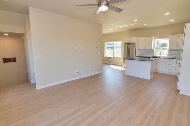 Photo - 18 Crosby Park Dr