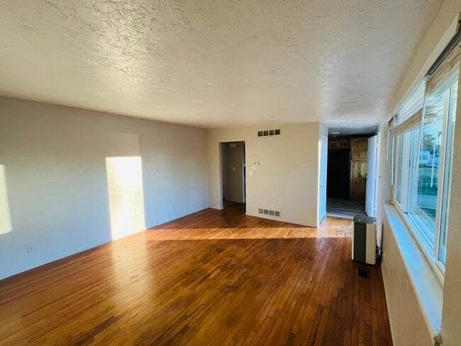 Photo - 5760 S 2700 W Unidad 5760