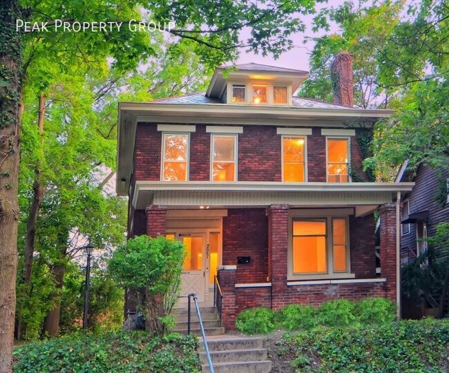 Building Photo - 227 E Northwood Ave Rental