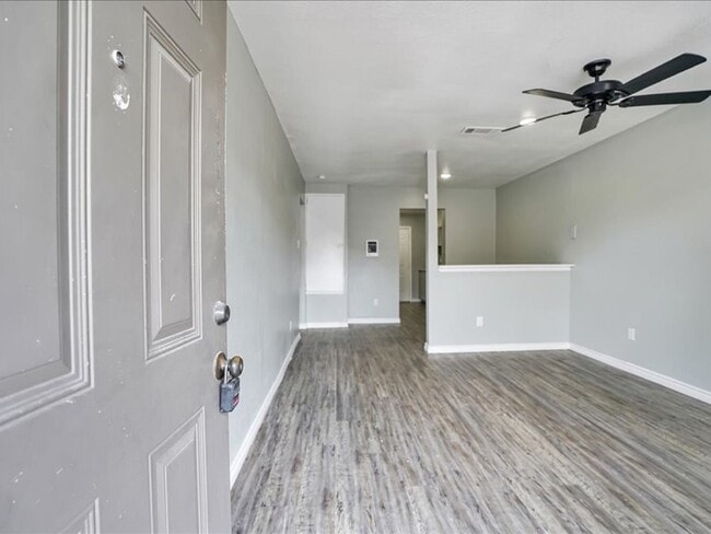 Building Photo - 5117 Lavender St Unit 5135 Rental